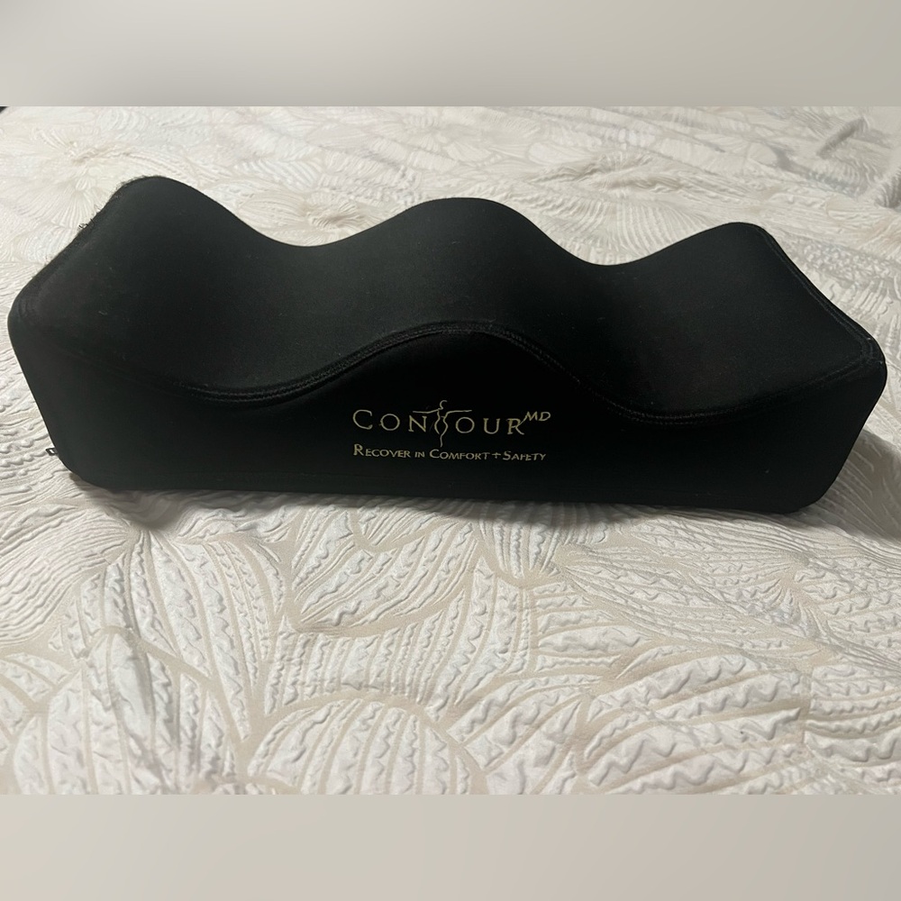 Contour MD Black Comfort Pillow